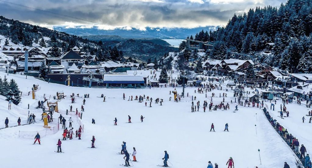 ¿Bariloche o Disney?: cuánto cuesta el pase para esquiar en la temporada 2024